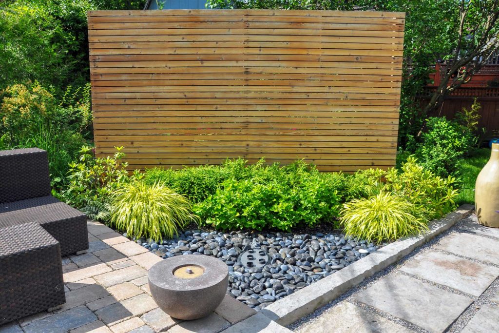 Garden Wall Ideas Wooden Vertical Wall Featured 1024x683 