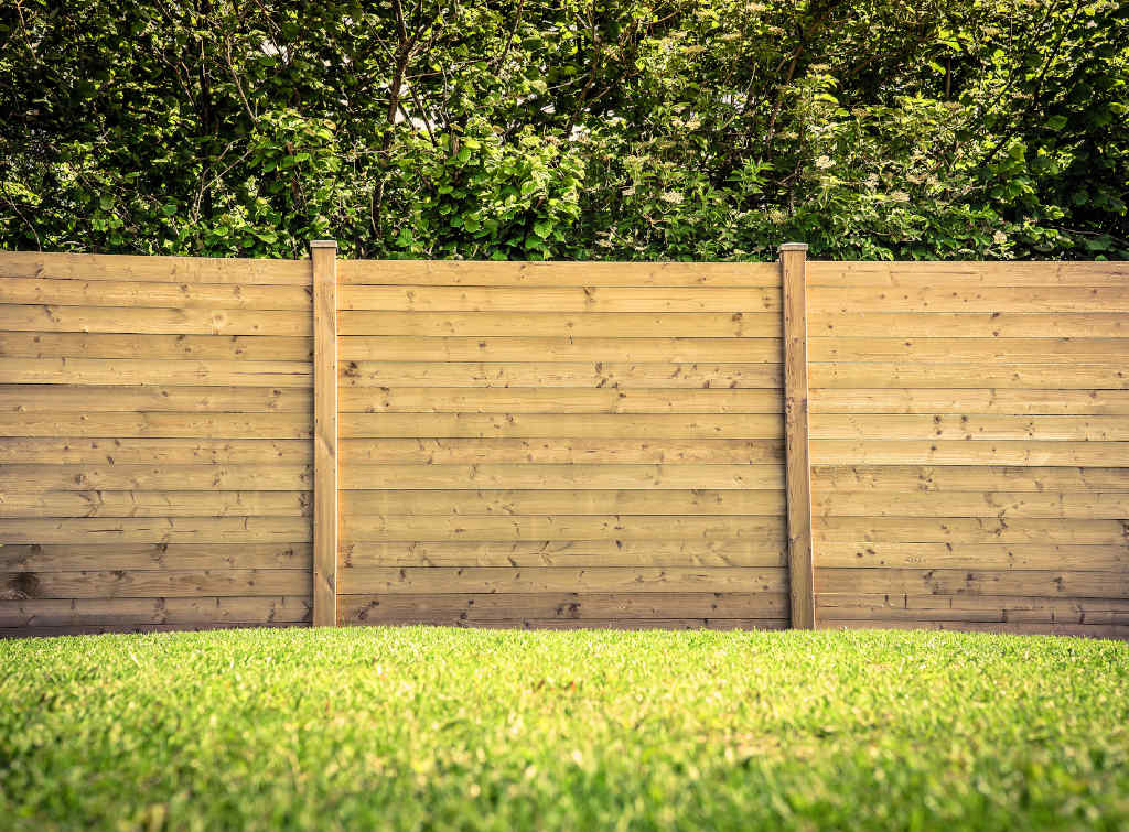 How Much Does Fence Repair Cost in 2024?